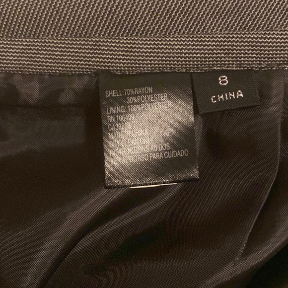 Two Piece Gray Tahari Suit Size 8 - Picture 10 of 10